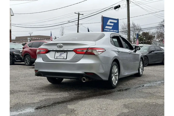 $13256 : Toyota Camry 2018 LE 4dr Sed image 8