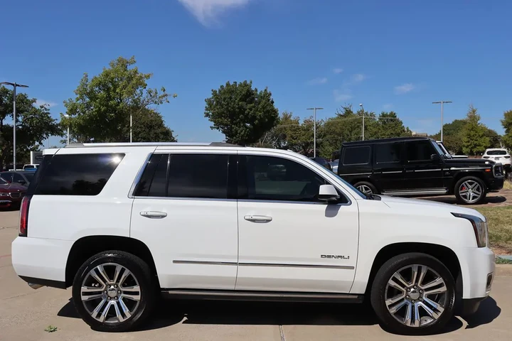 $37998 : 2019 Yukon Denali image 6