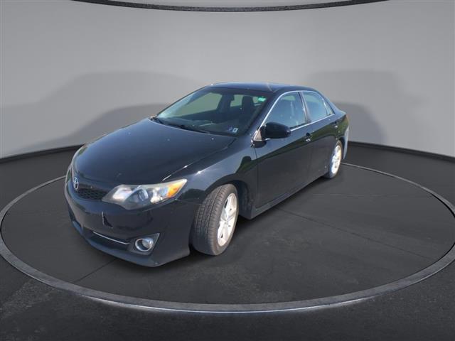 $9600 : PRE-OWNED 2014 TOYOTA CAMRY SE image 4