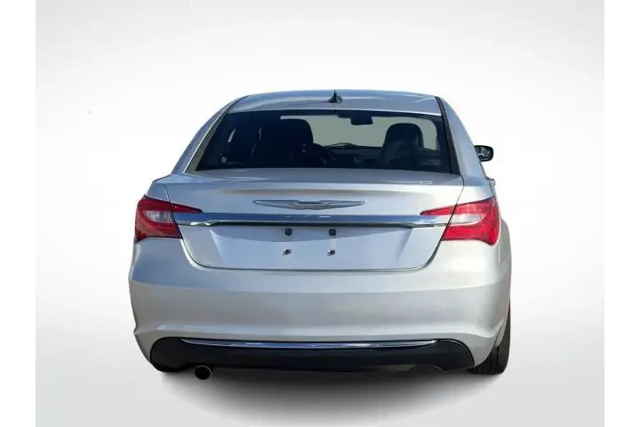 $3900 : Chrysler 200 2011 Limited 4d image 7
