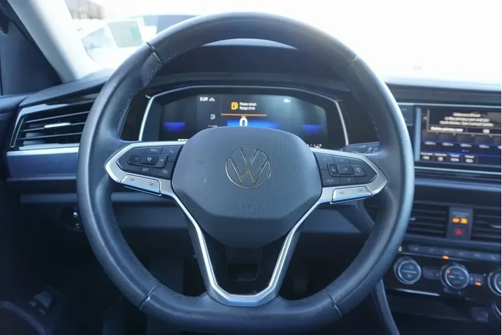 $20988 : Volkswagen Jetta 2024 SE 4dr image 10