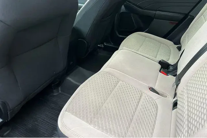 $14750 : Ford Escape 2021 SE 4dr SUV image 10