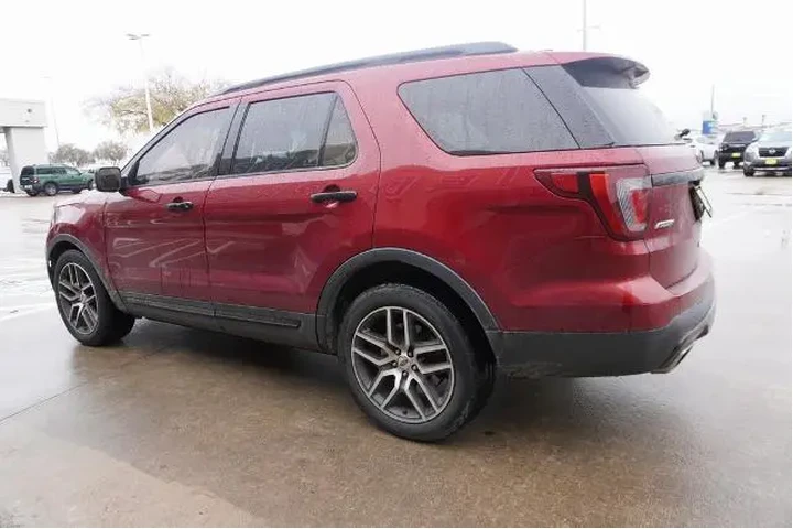 $14888 : Ford Explorer 2017 AWD Sport image 4
