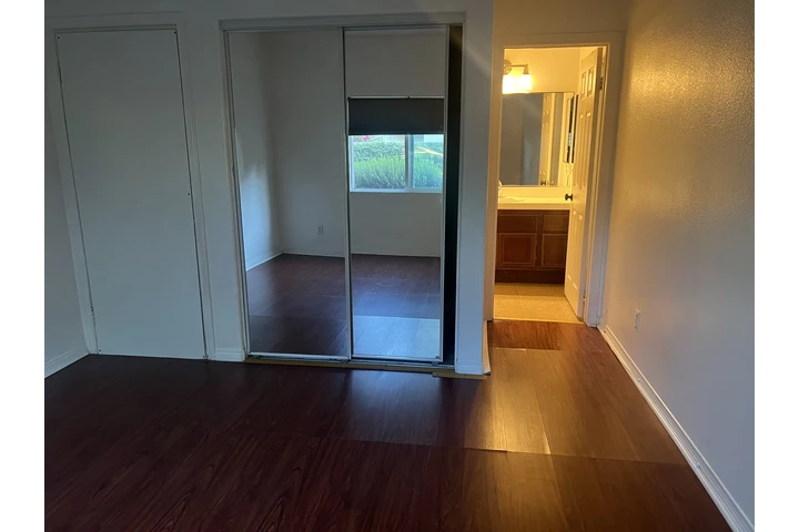 $990 : Rento cuarto tipo studio image 5