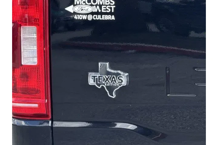 $38209 : Ford F-150 2023 4x4 XLT 4dr image 10