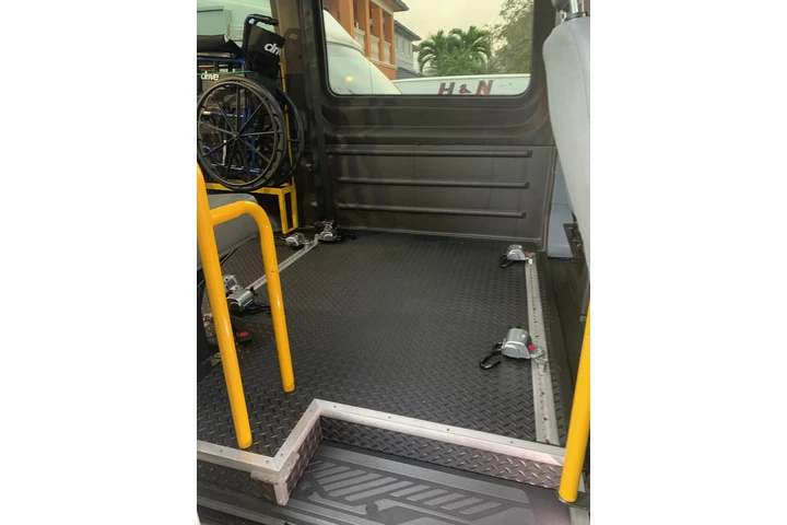 $20000 : Van ford transit ready to work image 3
