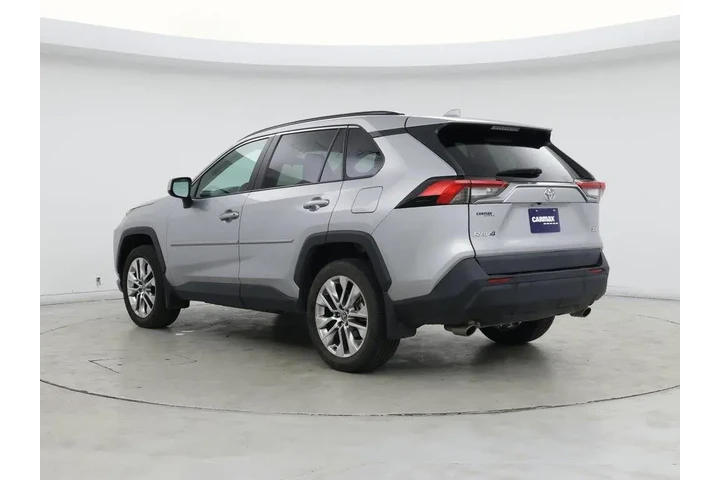 $25998 : Toyota RAV4 2021 XLE Premium image 2