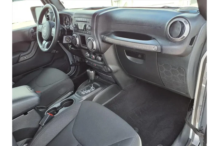 $18661 : Jeep Wrangler Unlimited 2017 image 9