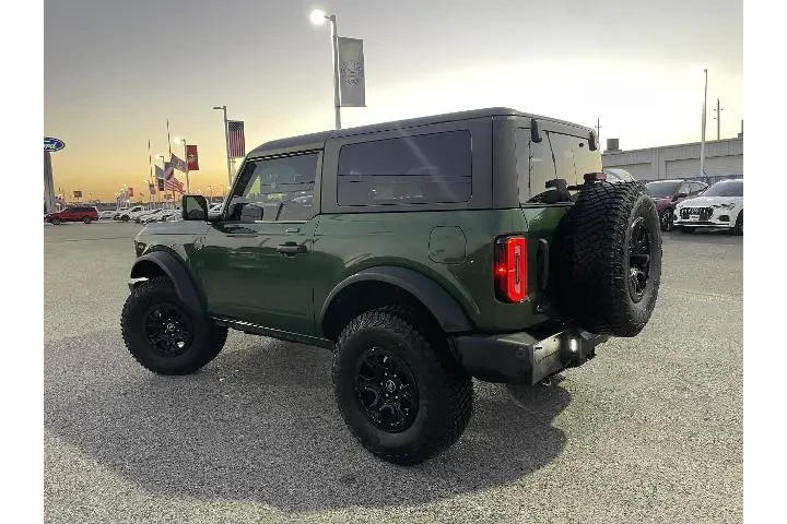 Ford Bronco 2023 4x4 Base Ad image 3