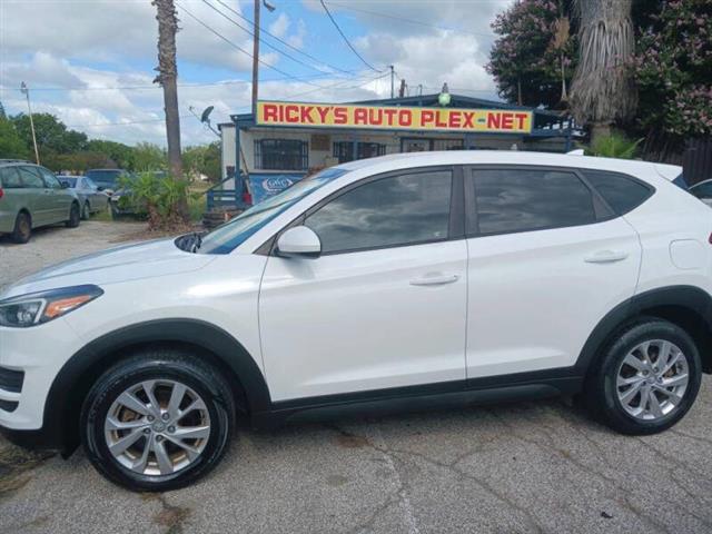 $13800 : 2019 Tucson SE image 6