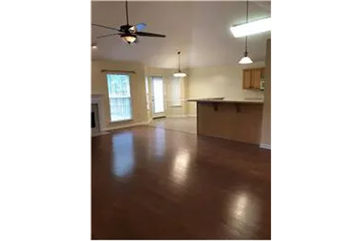 $2400 : Rental property with 4 bedro image 3