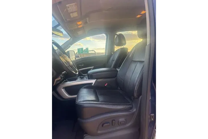 $24595 : Nissan Titan 2018 4x4 PRO-4X image 10