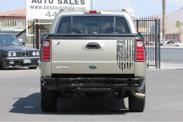 $8995 : 2001 Explorer Sport Trac image 7