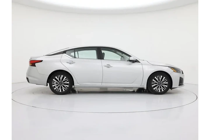 $21998 : Nissan Altima 2023 2.5 SV 4d image 7