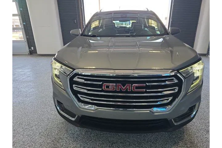 $21999 : GMC Terrain 2023 SLT 4dr SUV image 2