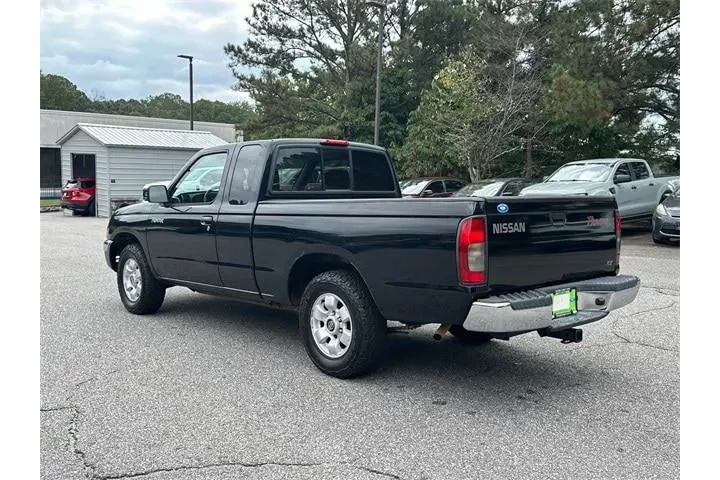 $6048 : Nissan Frontier 2000 2dr XE image 5