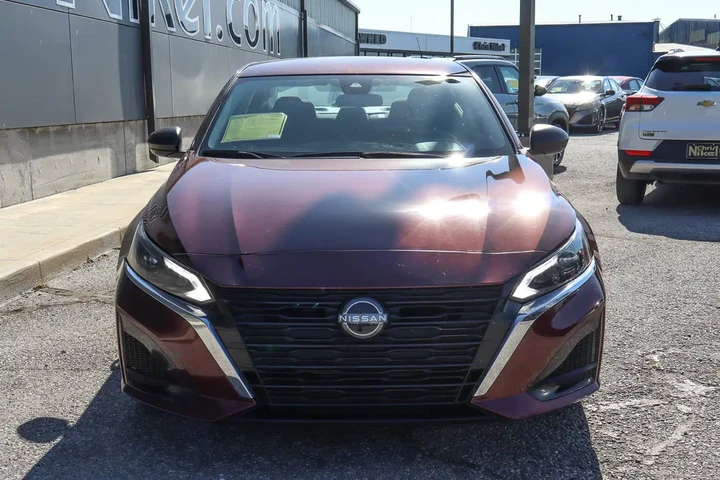 $20587 : 2024 Altima 2.5 SV Sedan image 2