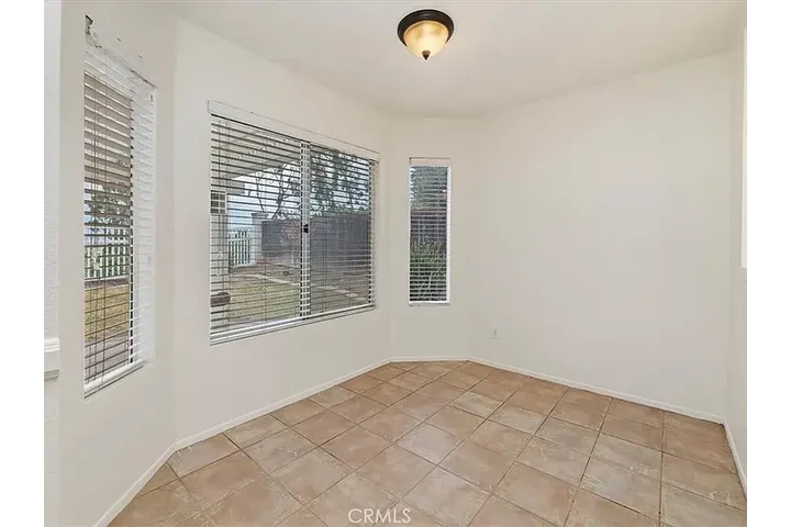 $1100 : 17640 Mountain Ct, Riverside, image 4