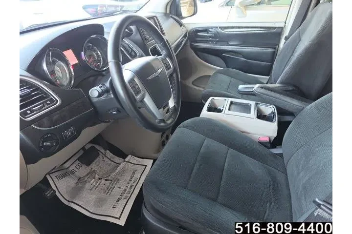 $9947 : Chrysler Town and Country 20 image 9