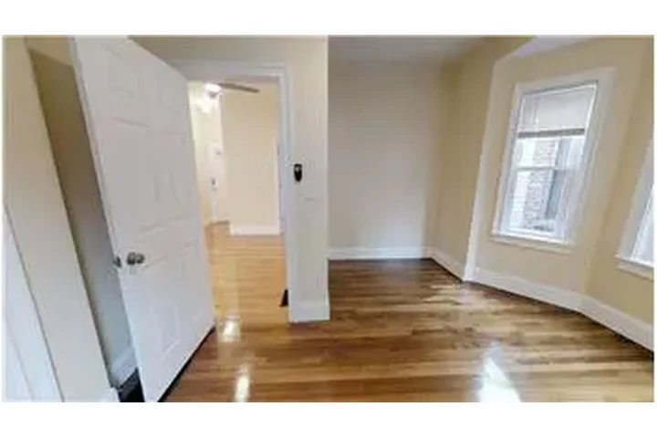 $3900 : Rental property with 2 bedro image 6