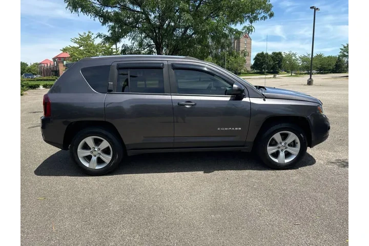 $5994 : 2015 Compass Latitude image 7