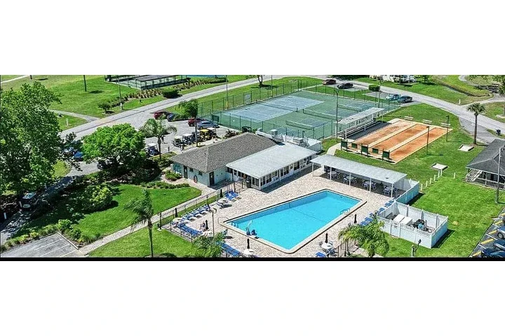 $1200 : VIVE EN UN RESORT/ CAMPO GOLF image 1