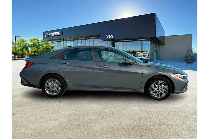 $17900 : Hyundai ELANTRA 2024 SEL 4dr image 9