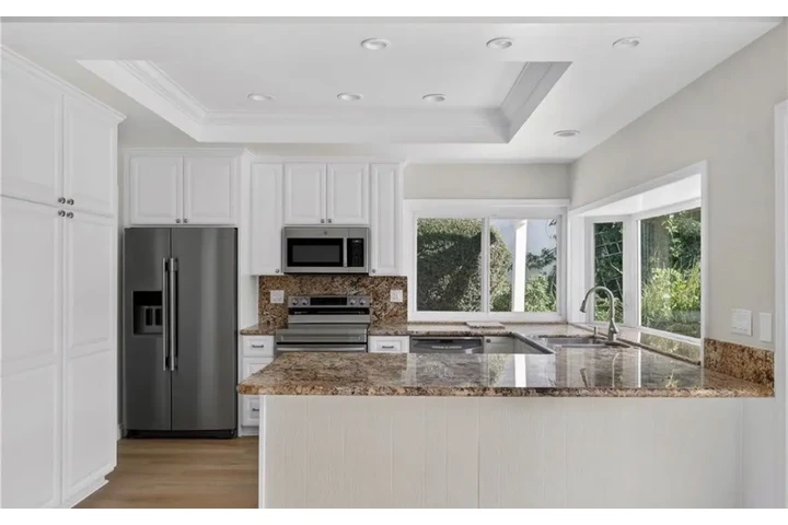 $2350 : Beautiful 3Bedroom 2Bath Home image 5