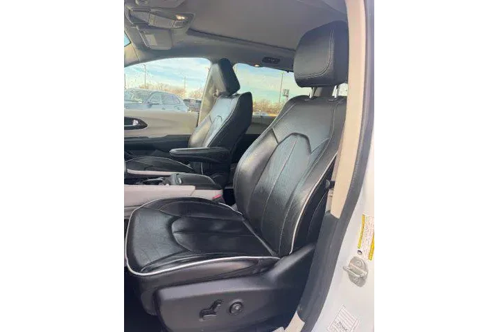 $29915 : Chrysler Pacifica 2023 Limit image 2