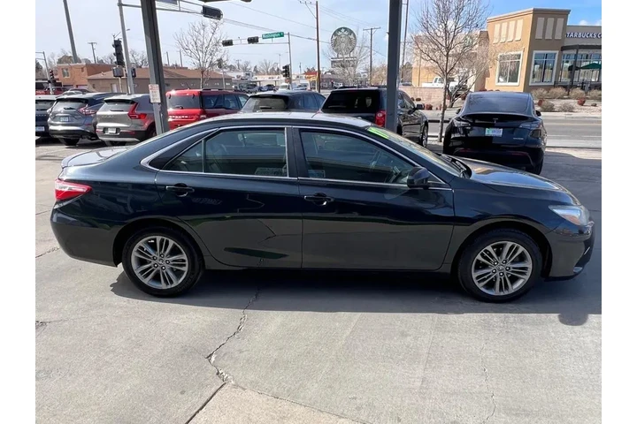 2017 Camry LE image 4