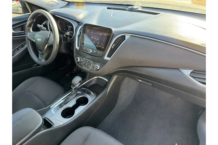 $12525 : Chevrolet Malibu 2021 LT 4dr image 5