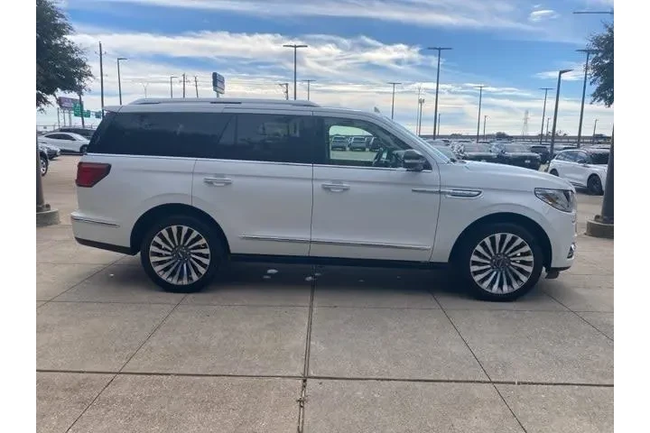 $31980 : Lincoln Navigator 2020 4x2 R image 7
