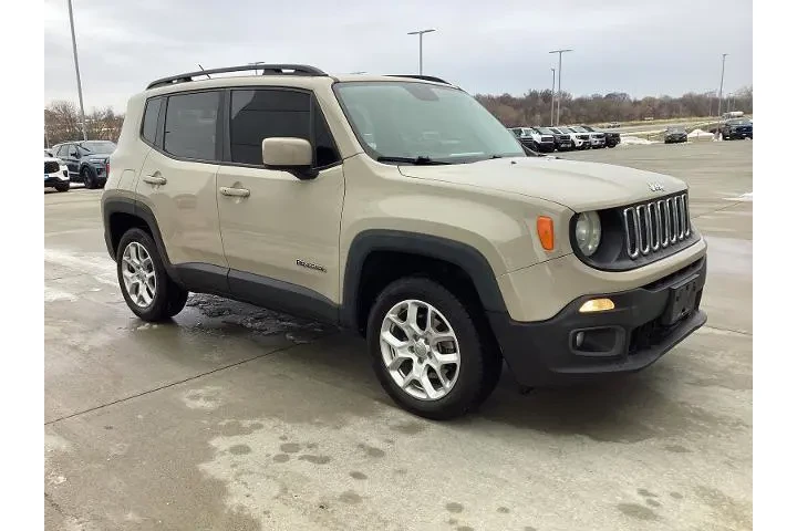 $7945 : Jeep Renegade 2016 4x4 Latit image 2