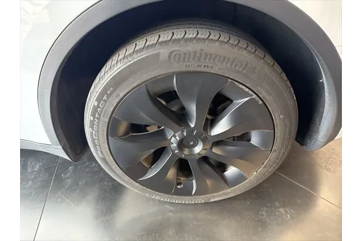 $29449 : Tesla Model Y 2023 AWD Long image 10