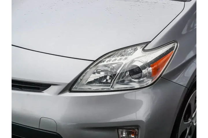 $9981 : Toyota Prius 2013 Four 4dr H image 5