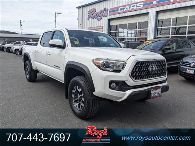 $32995 : 2018 Tacoma SR5 V6 4WD Truck image 1