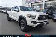 2018 Tacoma SR5 V6 4WD Truck en Eureka