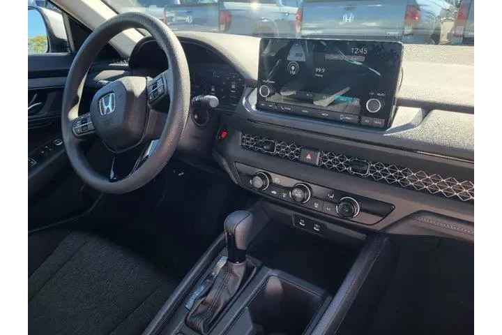 $23371 : Honda Accord 2024 LX 4dr Sed image 7