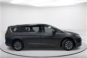 $29148 : Pre-Owned 2022 Pacifica Hybri thumbnail