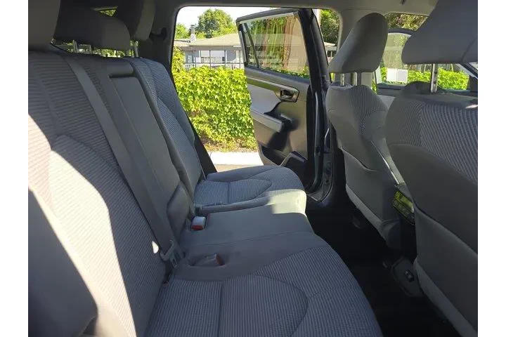 $29995 : Toyota Highlander 2021 LE 4d image 10