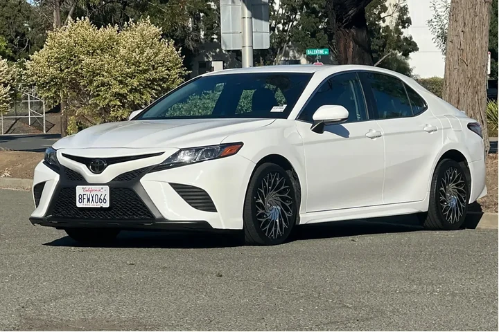 Toyota Camry 2018 SE 4dr Sed image 7