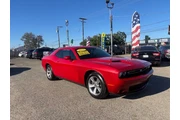 $12999 : 2015 Challenger SXT thumbnail