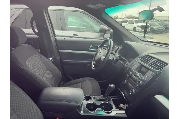 $17500 : Ford Explorer 2017 XLT 4dr S image 3