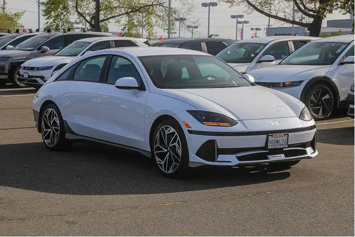 $32992 : Hyundai IONIQ 6 2025 SEL 4dr image 6
