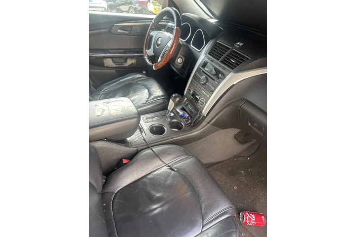 $2600 : Chevy traverse en venta image 4