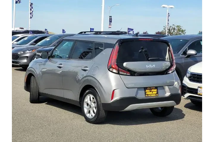 $17300 : Kia Soul 2023 S 4dr Crossove image 6