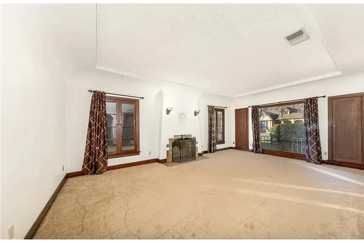 $1050 : new paint living room home image 3