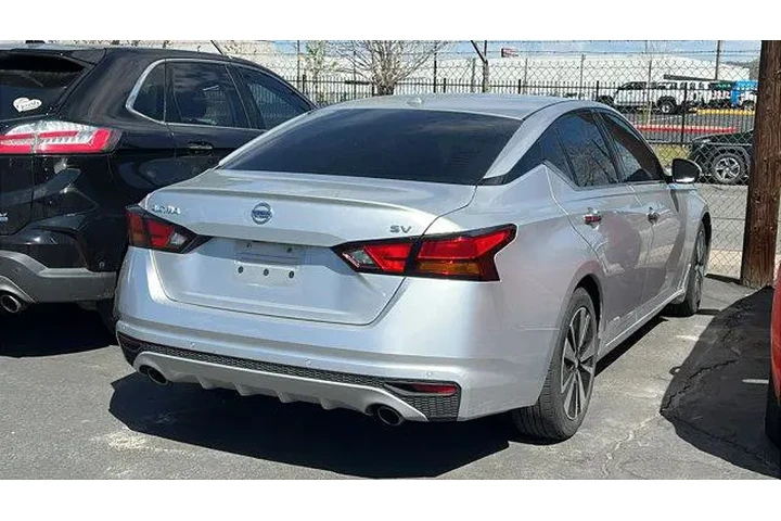 $18984 : Nissan Altima 2019 2.5 SV 4d image 3