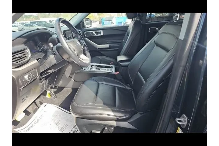 $22585 : Ford Explorer 2022 XLT 4dr S image 3