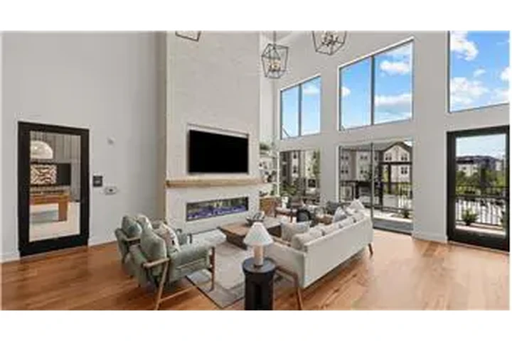 $2479 : Rental property with 2 bedro image 3